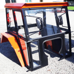 Kabina do ciągnika C-360 z błotnikami